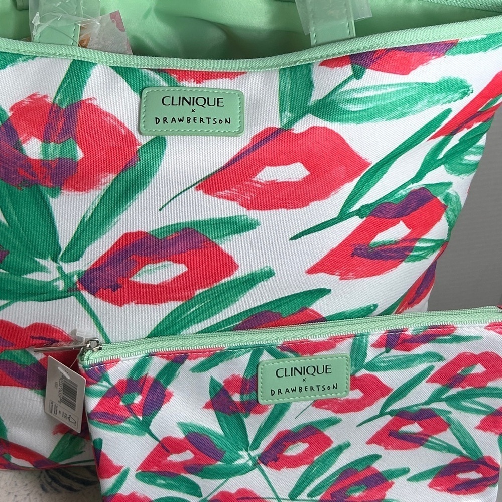 Clinique Drawbertson Tote Makeup Bag Set Floral Lips Design Red Green White New - Picture 3 of 16